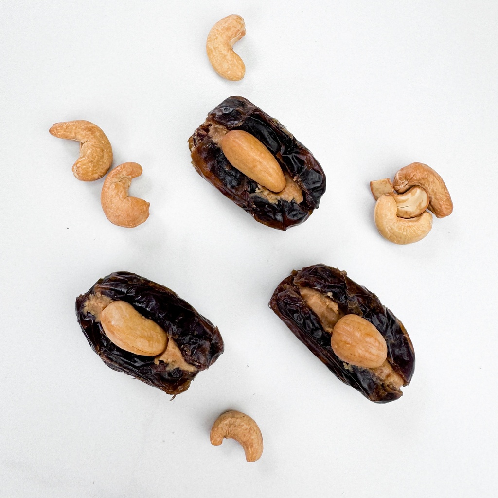 Stuffed Date With Cashew