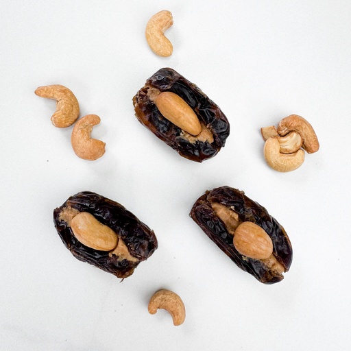 Stuffed Date With Cashew